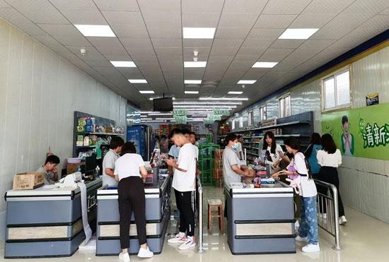 石家庄冀联医学中等专业学校校内有超市吗？